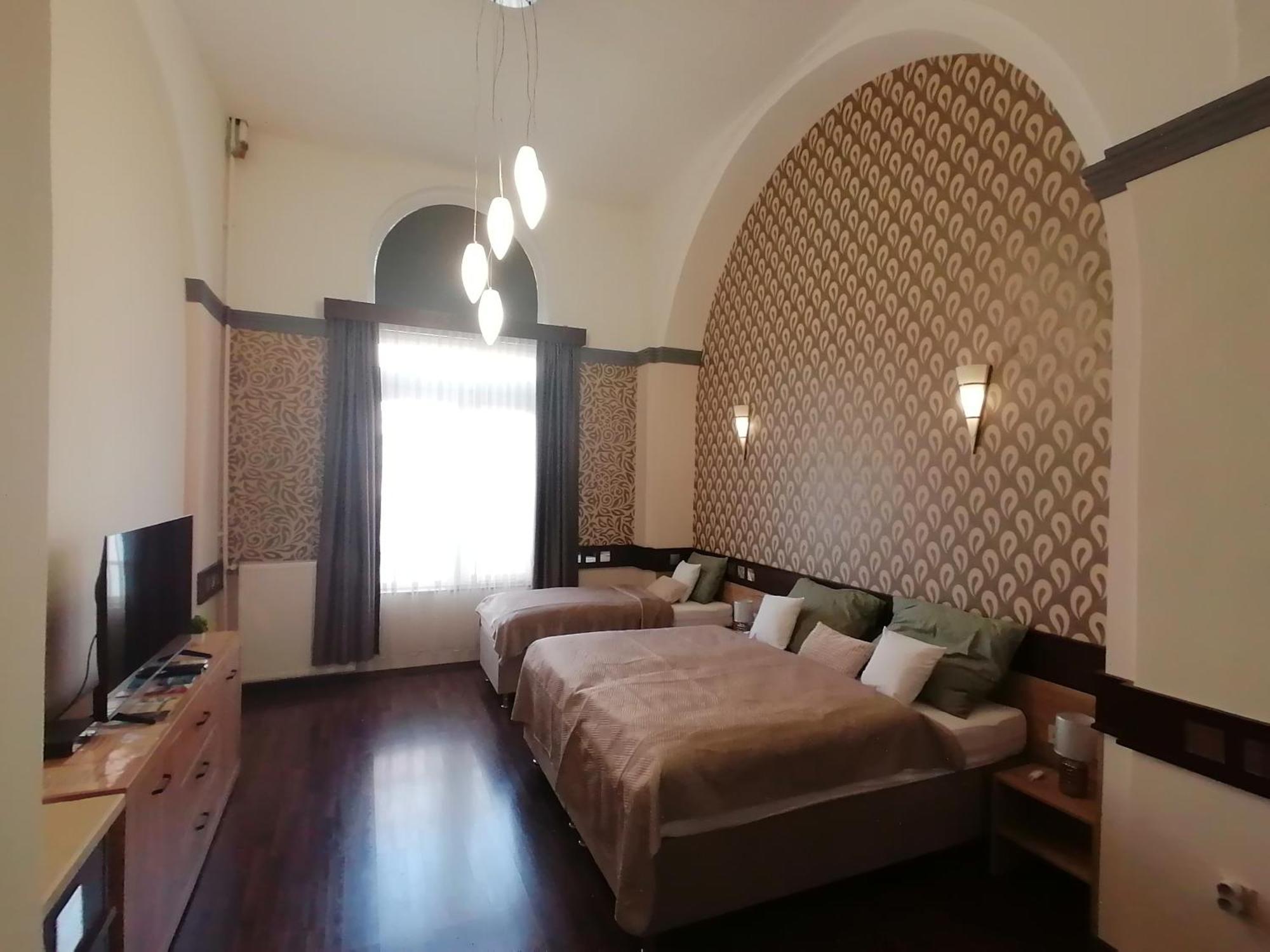 Mohacs Korona Apartman Exterior foto