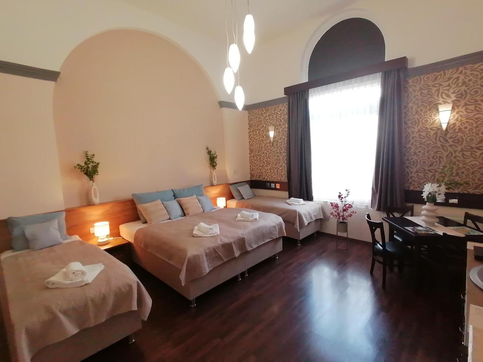 Mohacs Korona Apartman Exterior foto
